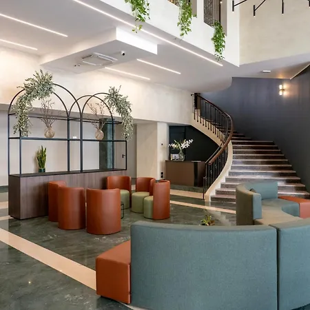 Carlton Hotel