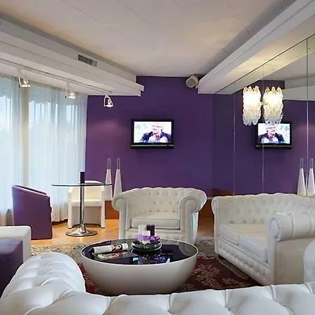 Hotel Carlton 4*
