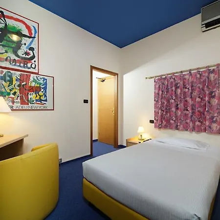 Hotel Carlton 4*
