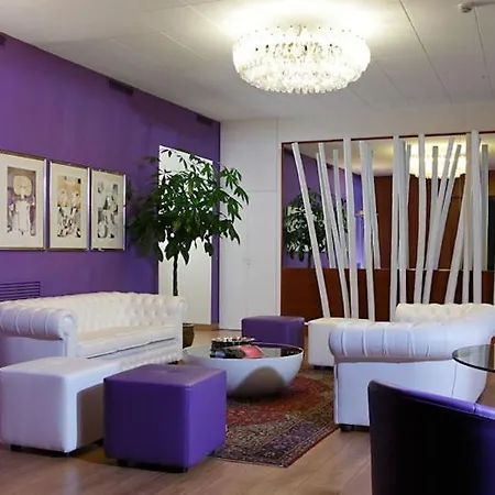 Carlton Hotel 4*