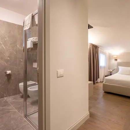 Carlton Treviso
