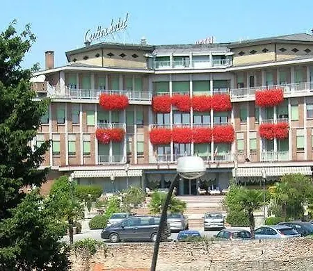 Carlton Hotel 4*