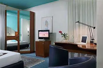 Hotel Carlton 4*