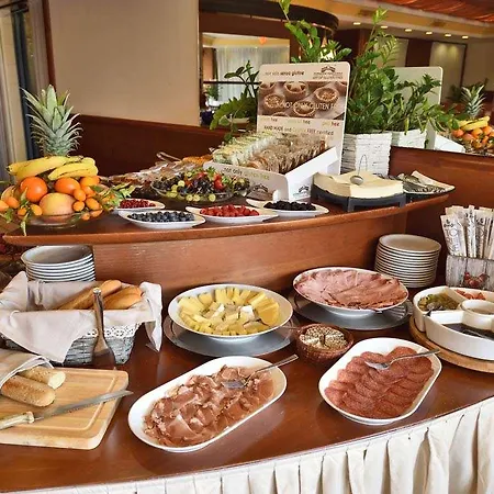 Carlton Hotel