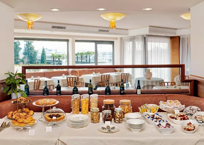 Carlton Hotel 4*